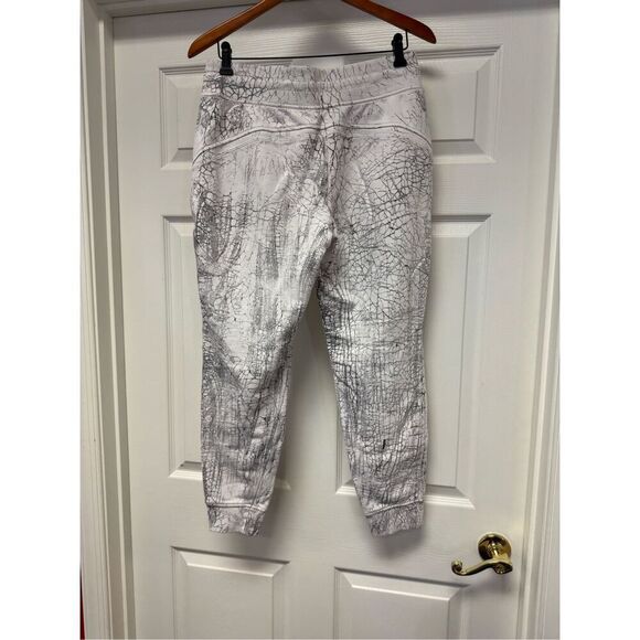 Lululemon Warm Down 7/8 Length Joggers White & Gray Marble sz 10 EUC - Picture 7 of 9
